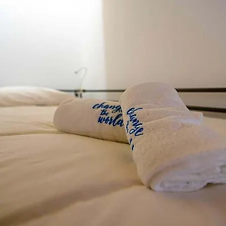 Change The World - - Almedina Hostel *